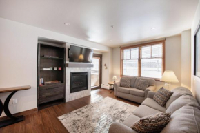 Warm & Cozy Zephyr Mountain Lodge condo with Arapahoe Forest and Corridor Ski Trail Views condo